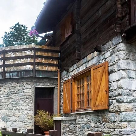 Chalet indipendente in centro a Valtournenche Buitenkant foto