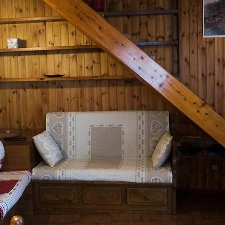 Chalet indipendente in centro a Valtournenche Buitenkant foto